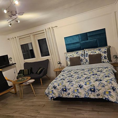 Studio 4 دالين المظهر الخارجي الصورة